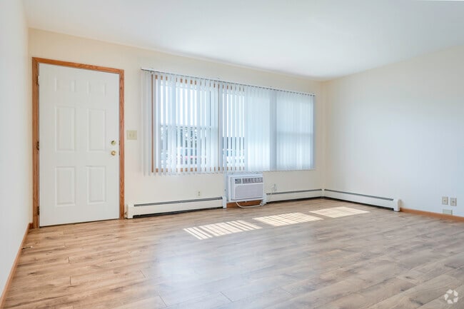 1BR, 1BA - 650SF - Living Room - Flats at Middleton Shores