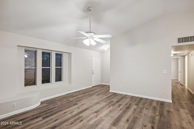 Building Photo - 5644 S 41st Pl