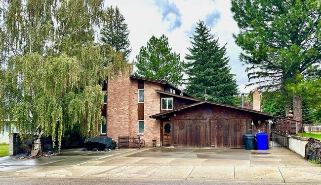 Front of House - 325 Harvard Ave