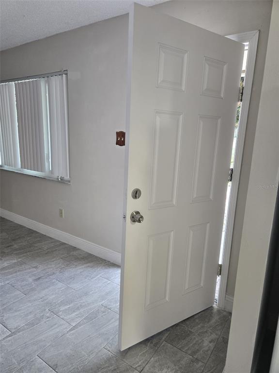 Foto del edificio - 1420 Simmons Rd