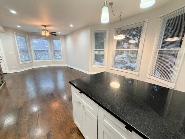 Building Photo - 2700 N Ridgeway Ave