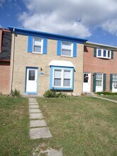 Building Photo - 146 Hackberry Dr