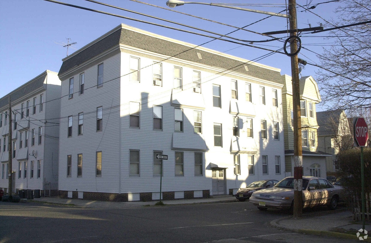173 Chestnut St, Kearny, NJ 07032 Apartments in Kearny, NJ