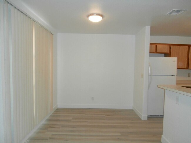 Foto del edificio - Pleasant 2 Bedroom 2 Bathroom Condo in Gated Community!