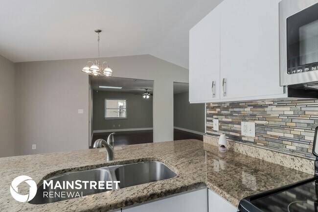 Foto del edificio - 8011 Killian Dr
