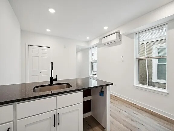 Foto del edificio - 3458 Frankford Ave