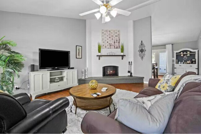 Foto del edificio - 1310 Thoreau Ln