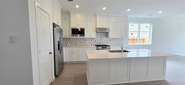 Foto del edificio - 6319 Seafoam Lake Dr