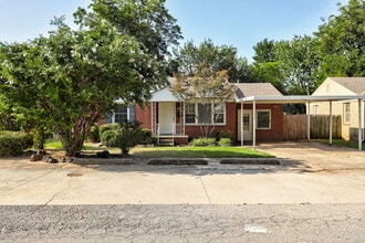 Building Photo - 910 Garver St