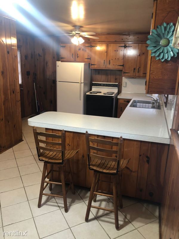Building Photo - 3 br, 1 bath House - 100 Lowry Ln