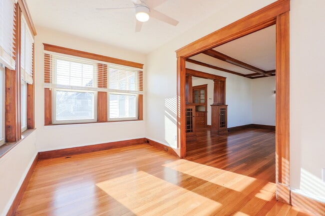 Foto del edificio - Stunning, Renovated, Spacious 2 Bed / 1 Bath in North Quincy