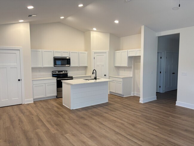 Building Photo - 607 Briarbrook Ln