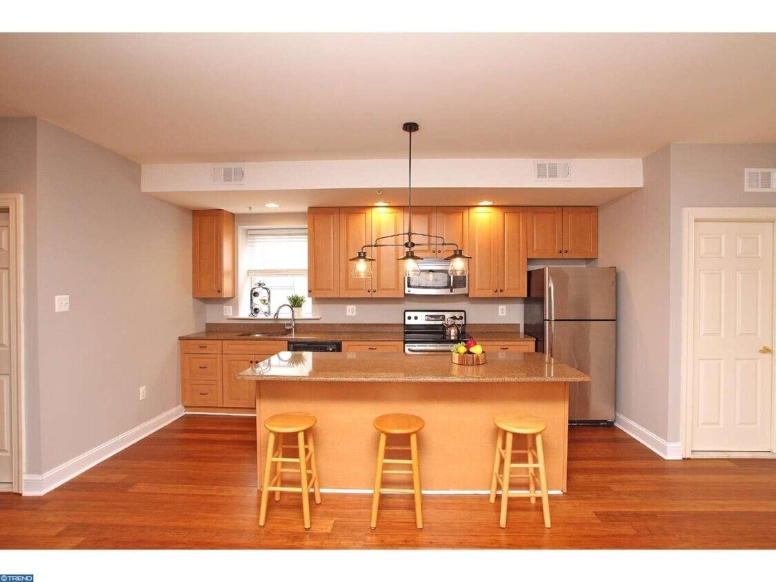 6 S Strawberry St Unit 12, Philadelphia, PA 19106 Condo for Rent in
