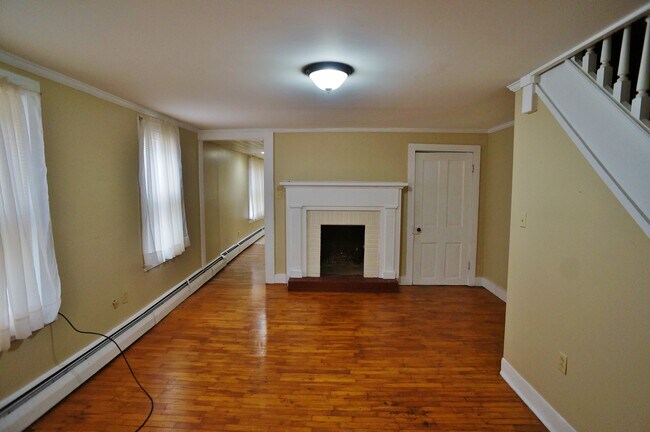 Building Photo - 110 S 5th St