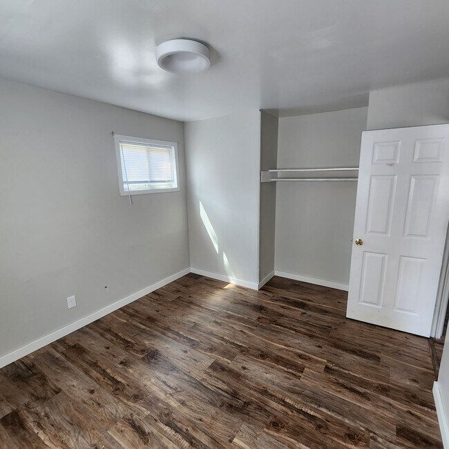 Building Photo - Miller Beach Nearby - Aetna Living