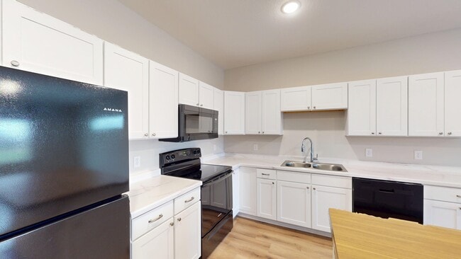 Building Photo - South Pointe Apartments