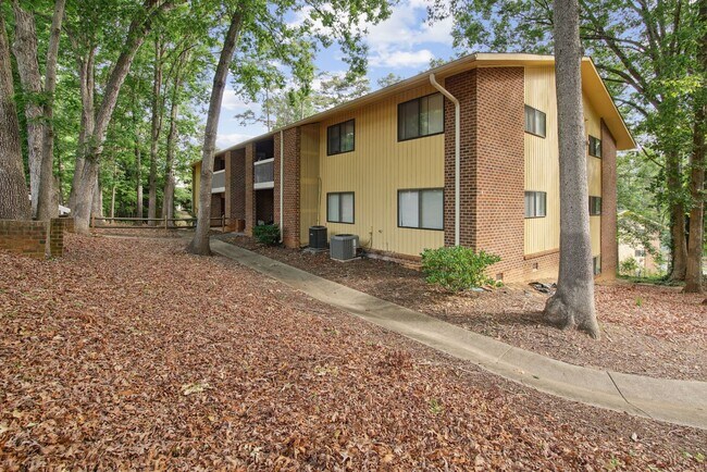 Building Photo - 2 Bedroom condo in Raleigh
