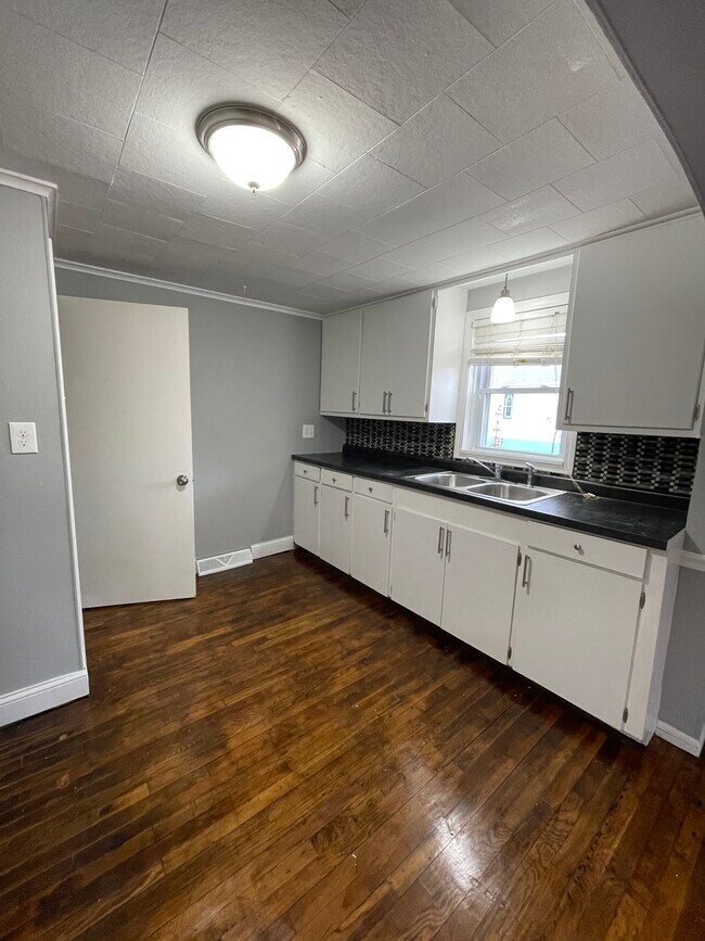 Cocina - 2130 Harwine St