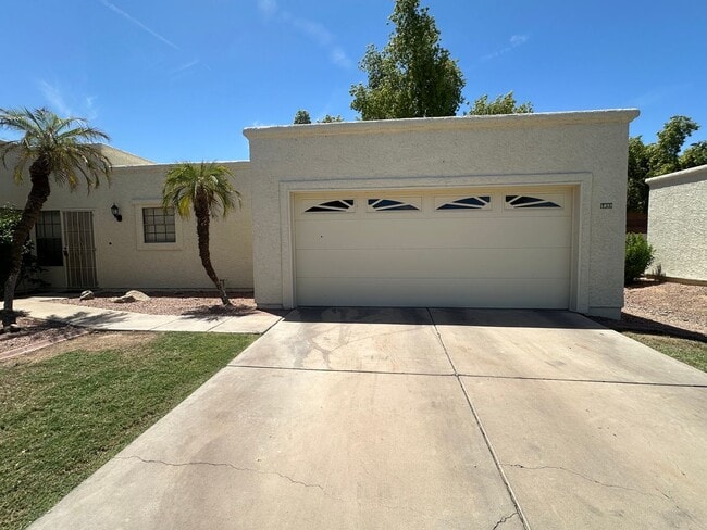 Beautifully maintained 3BR/2BA single-leve... - Beautifully maintained 3BR/2BA single-leve... House