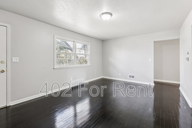 Photo - 3821 Saratoga St Apartment