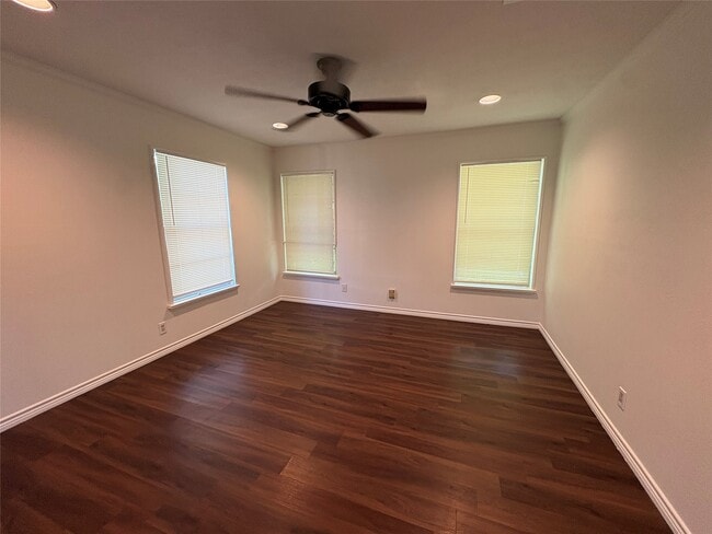 Building Photo - 5422 Timber Creek Dr