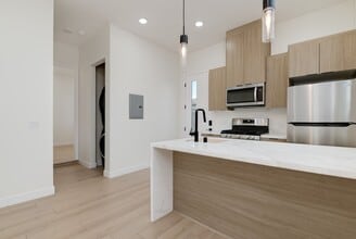 Building Photo - 5142 Los Robles Dr