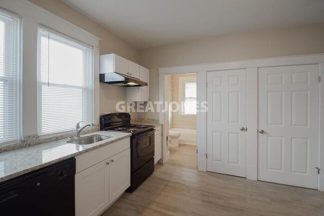 Building Photo - 4442 Bingham Ave