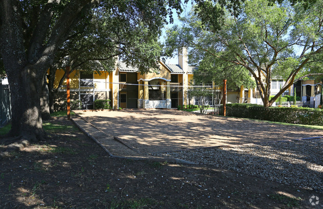 Cancha de vóleibol - Point South and Bridgehollow