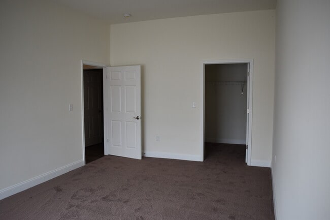 Bedroom - Dawson Senior Living