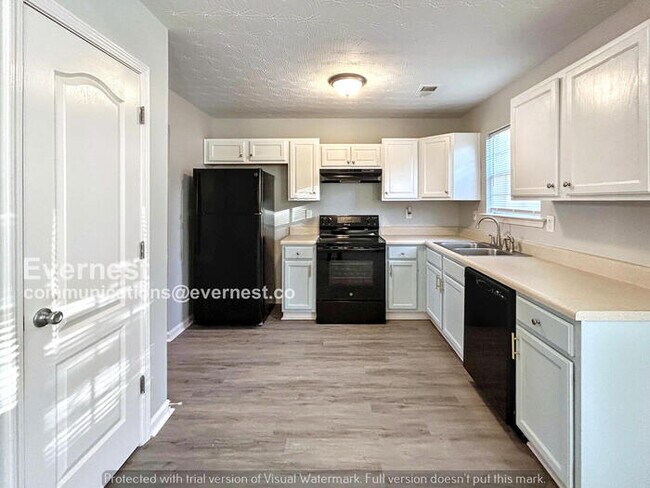 Foto del edificio - 6888 Smoke Ridge Dr