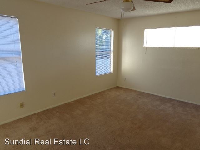 Building Photo - 3 br, 2.5 bath House - 4148 E. Camino St.