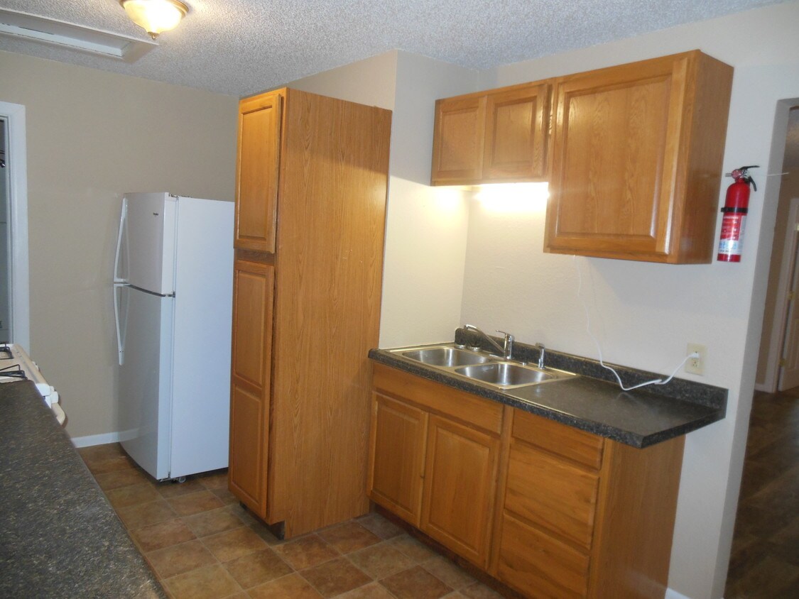 609 Market St Unit 1/2, Burlington, IA 52601 609 Market St Burlington