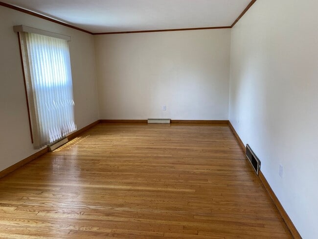 Building Photo - Brick Ranch