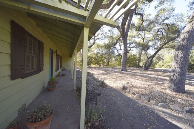 Building Photo - 2 br, 1 bath House - 925 Cuyama Rd