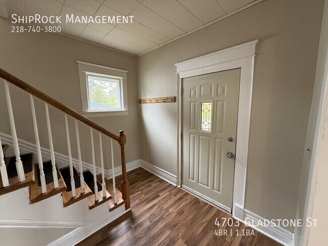 Foto del edificio - 4703 Gladstone St