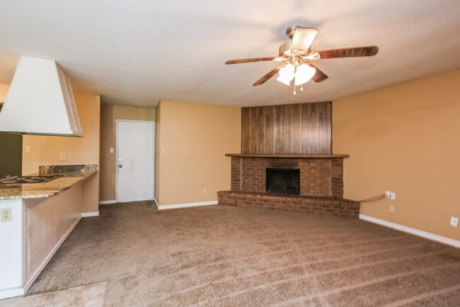 Building Photo - 2255 Goldleaf Ct