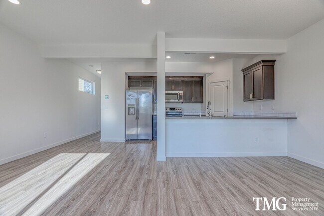 Foto del edificio - Exciting Ridgefield Home in a Growing Comm...