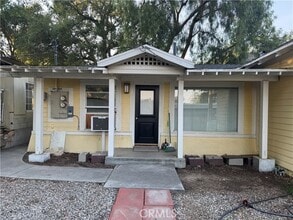 Building Photo - 1743 N Oxford Ave