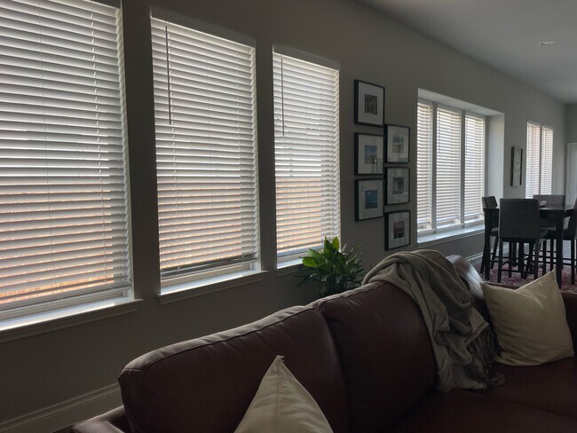 Building Photo - 2321 Birdwell Cove