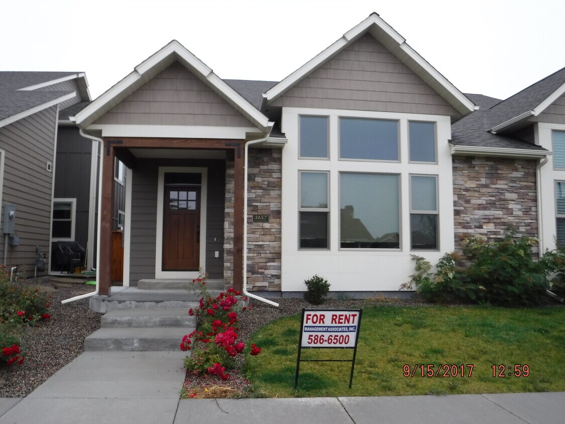 Primary Photo - Gorgeous modern 5 bedroom - Minutes from MSU!