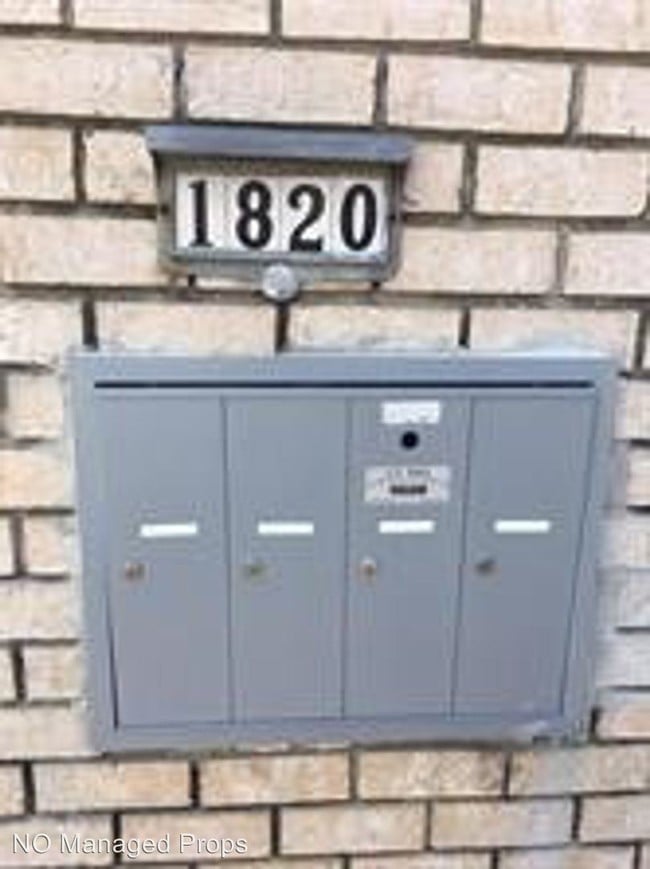 Building Photo - 1820 Hickory Ave