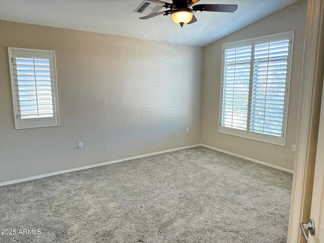 Foto del edificio - 17150 N 23rd St