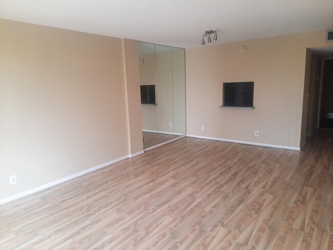 Building Photo - 480 Executive Center Dr