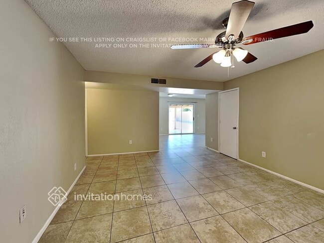 Building Photo - 7140 W North Ln