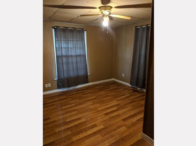 Building Photo - Charming 3-Bedroom Home in Pittsburg – Pet Friendly!