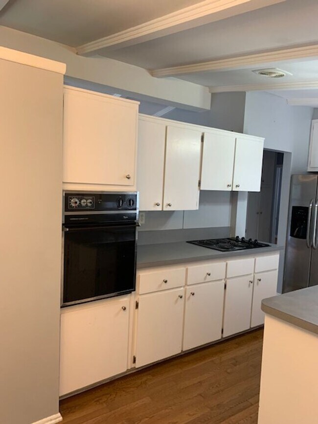 Building Photo - 3 BEDROOM NORTHVILLE HOUSE FOR LEASE!