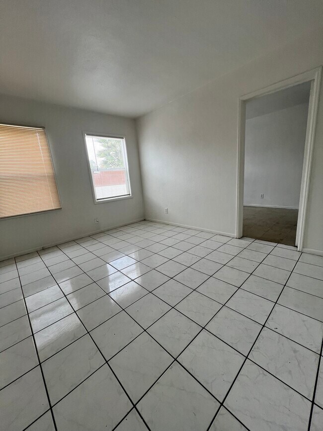 Foto del edificio - 217 W Plaza Blvd