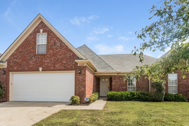 Building Photo - 8390 Pinnacle Dr