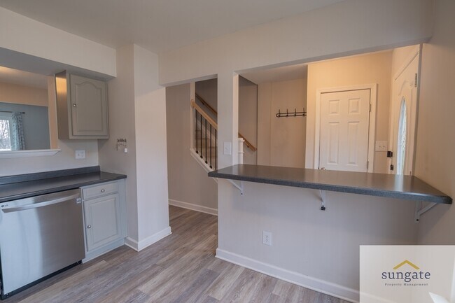 Building Photo - 5 Grandee Ct