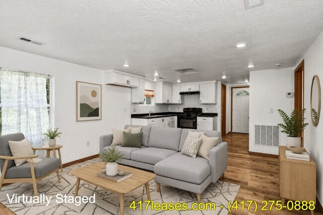Foto del edificio - 2518 N Weller Ave